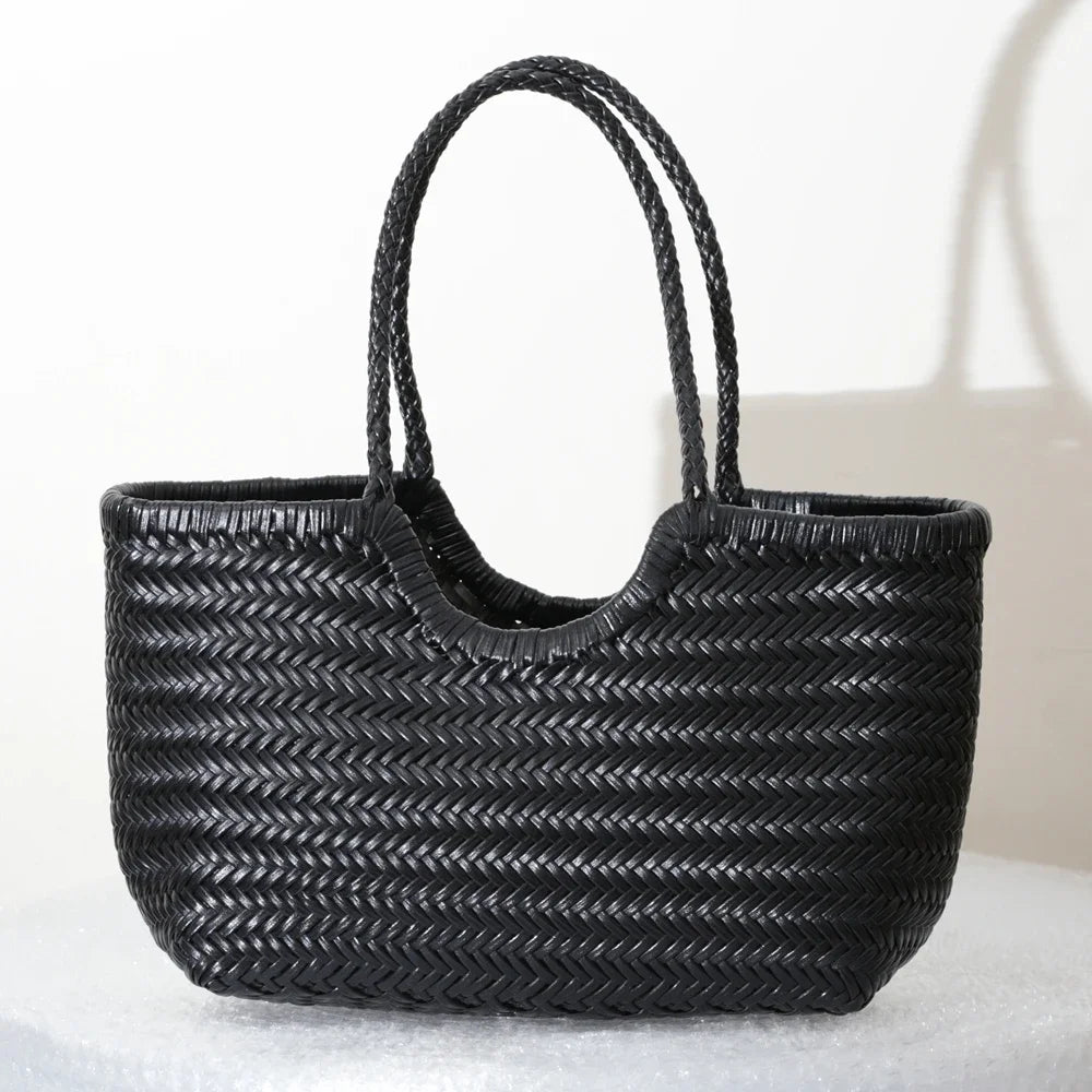 sac cabas en cuir de vachette tressé à la main.