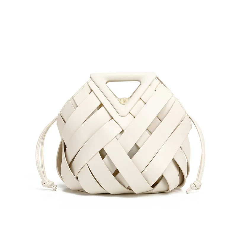 Sac Tressé Hollow PU – L’alliance du style et de la légèreté