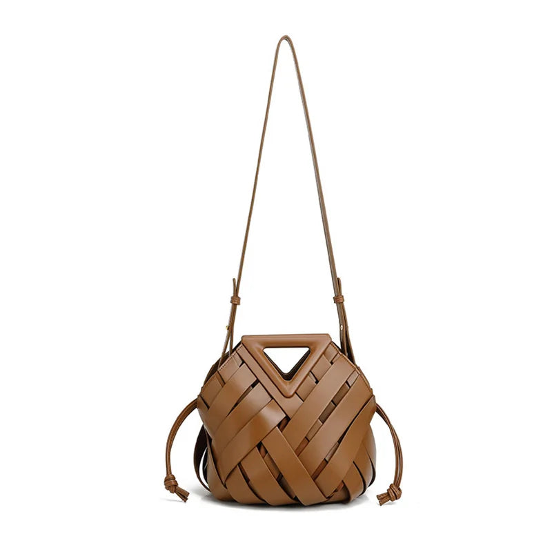 Sac Tressé Hollow PU – L’alliance du style et de la légèreté