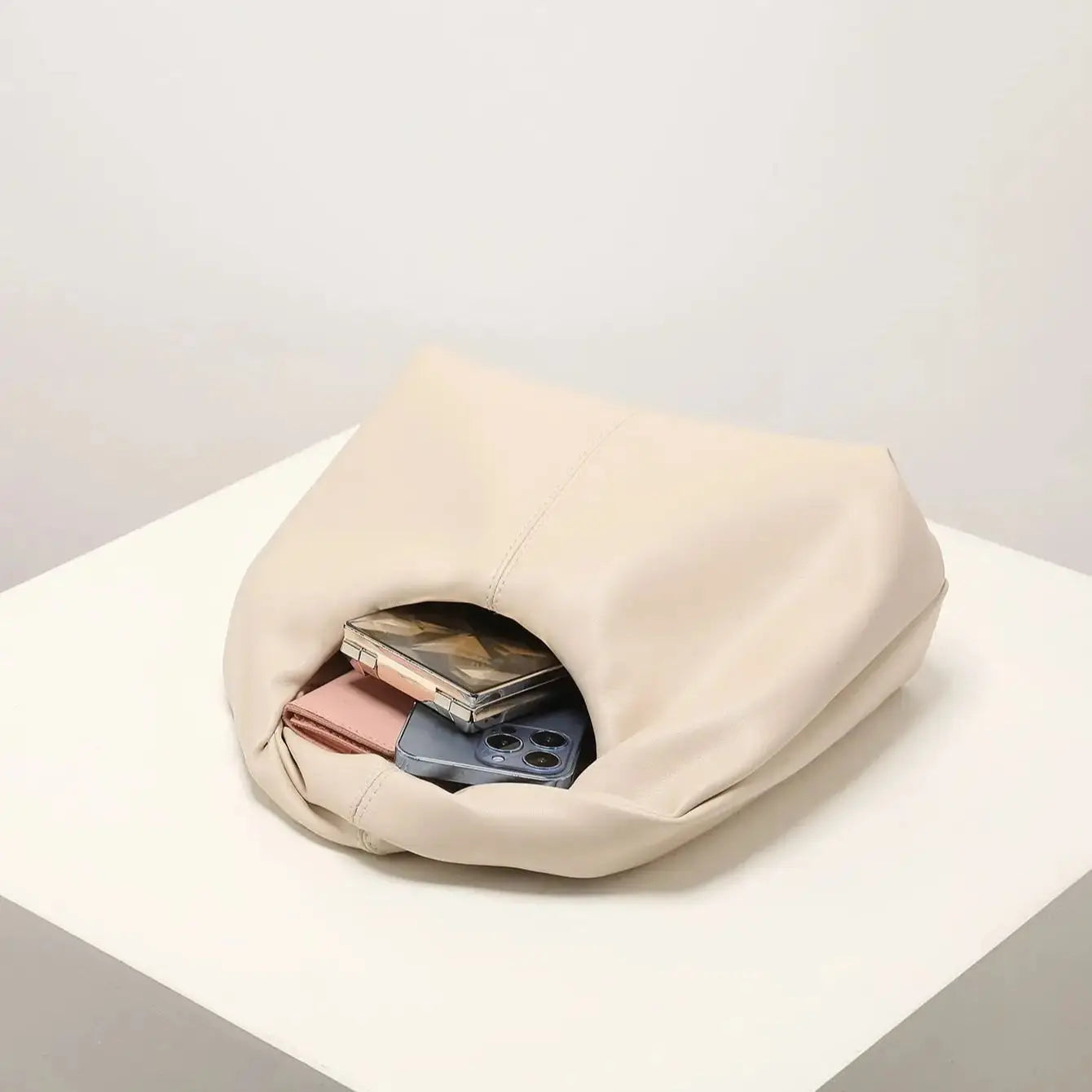 Sac carré torsadé élégant, pochette supérieure de couleur unie - Paris Aura