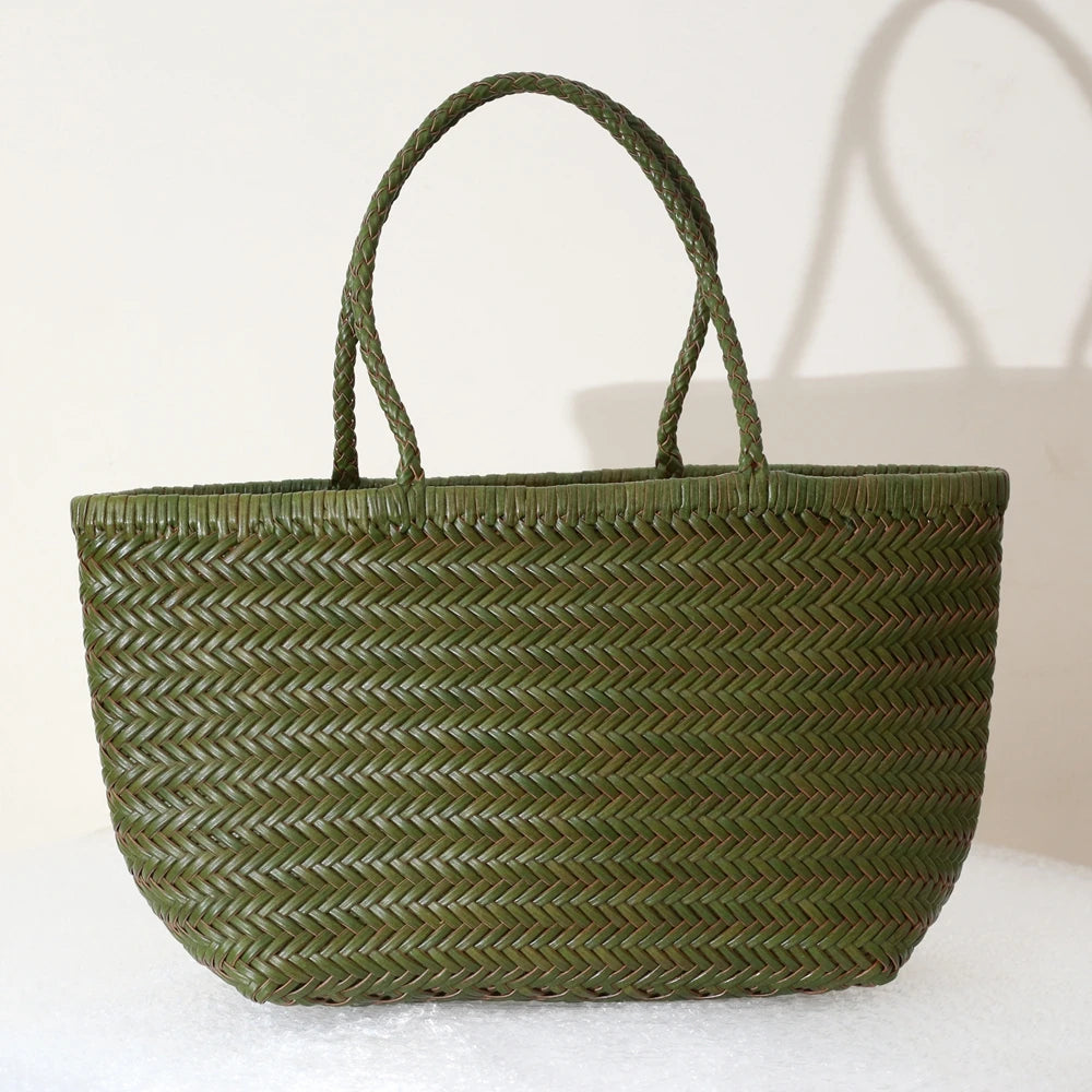 sac cabas en cuir de vachette tressé à la main.