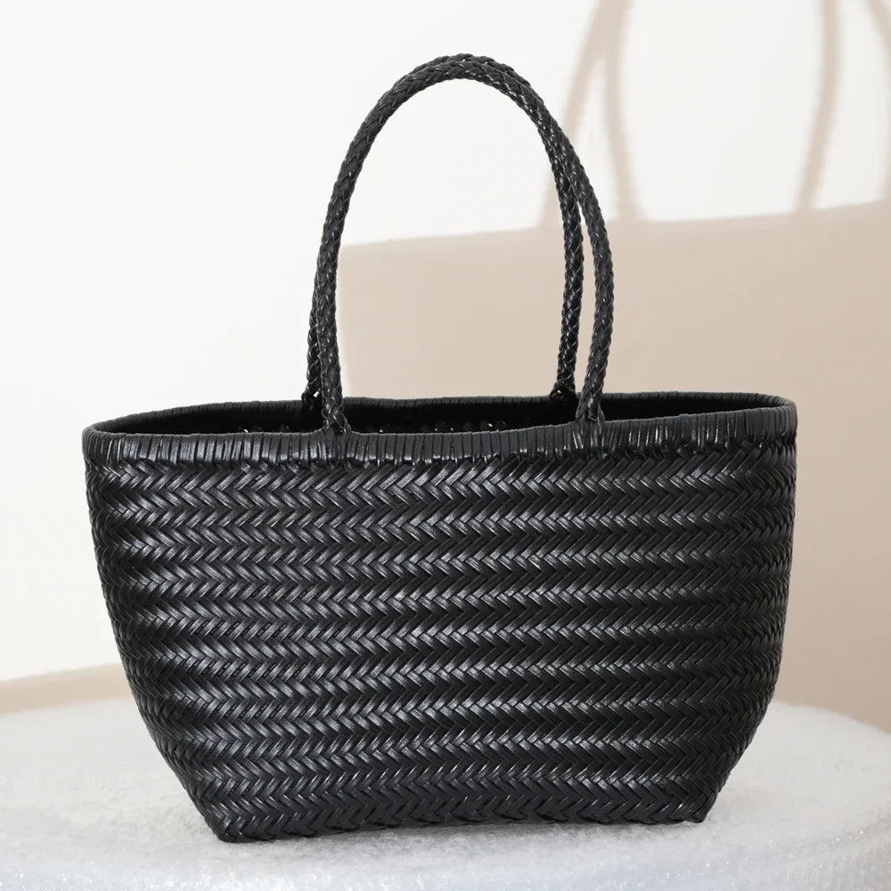 sac cabas en cuir de vachette tressé à la main.