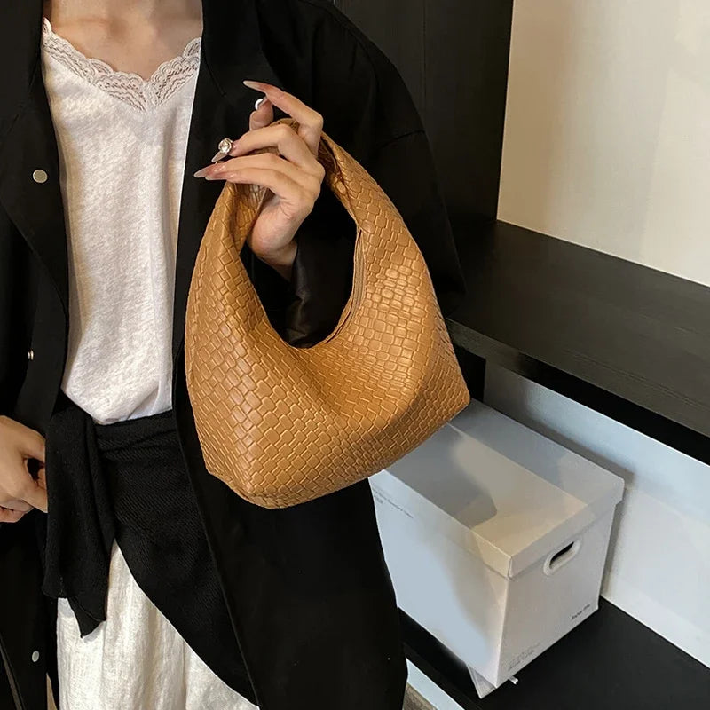 Sac Hobo Tressé – Élégance Décontractée - Paris Aura