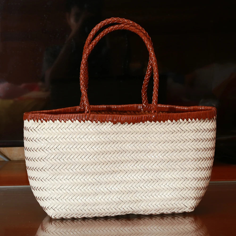 sac cabas en cuir de vachette tressé à la main.