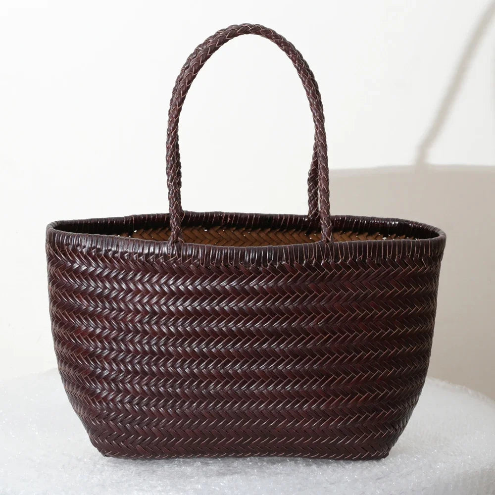sac cabas en cuir de vachette tressé à la main.