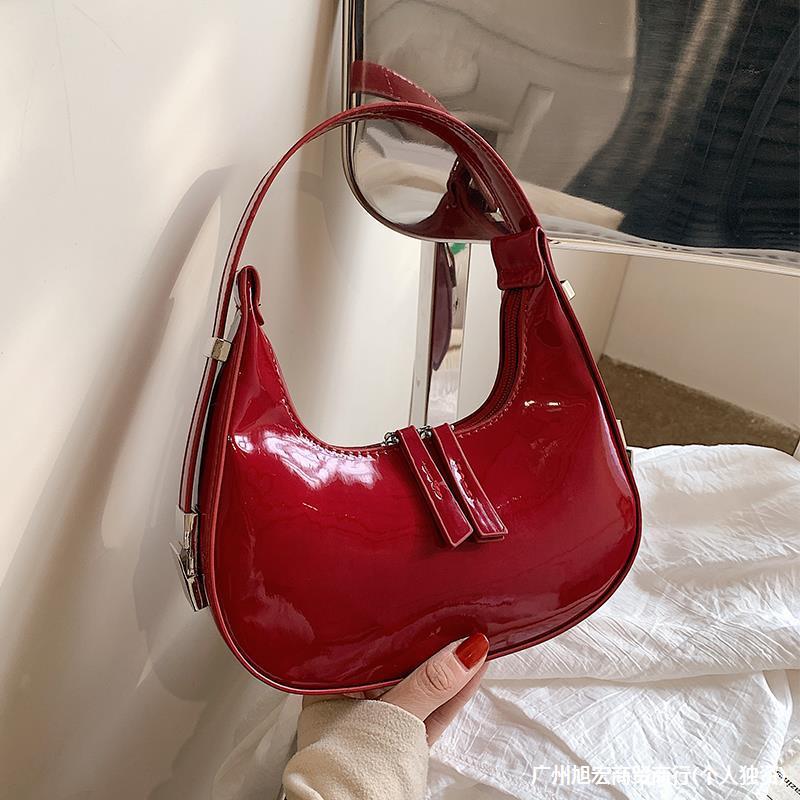 Sac Épaule Femme en Similicuir Vernis – Élégance Rétro & Tendance Urbaine - Paris Aura