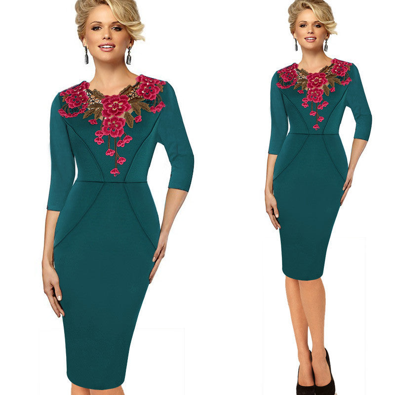 Elegant Temperament Lace Dress – Élégance assumée, audace maîtrisée - Paris Aura
