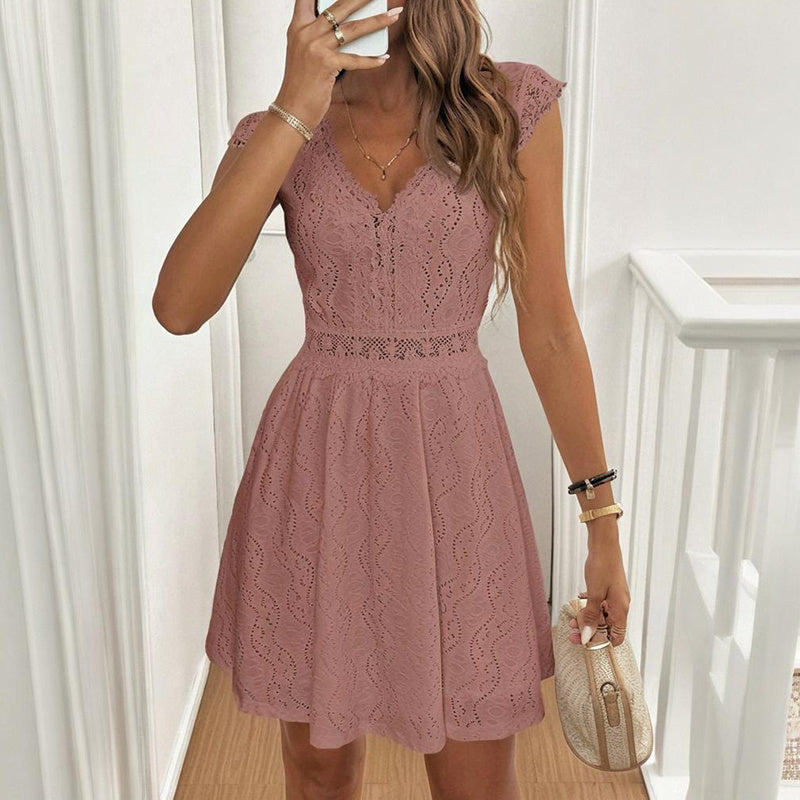 Robe d’Été Sexy & Chic – Col V, Manches Courtes Dentelle, Silhouette Sculptée - Paris Aura