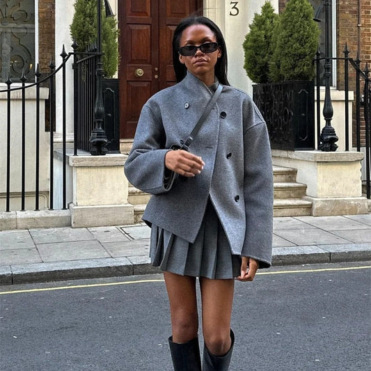 Manteau Court "British Chic" : Double Boutonnage et Élégance Décontractée - Paris Aura