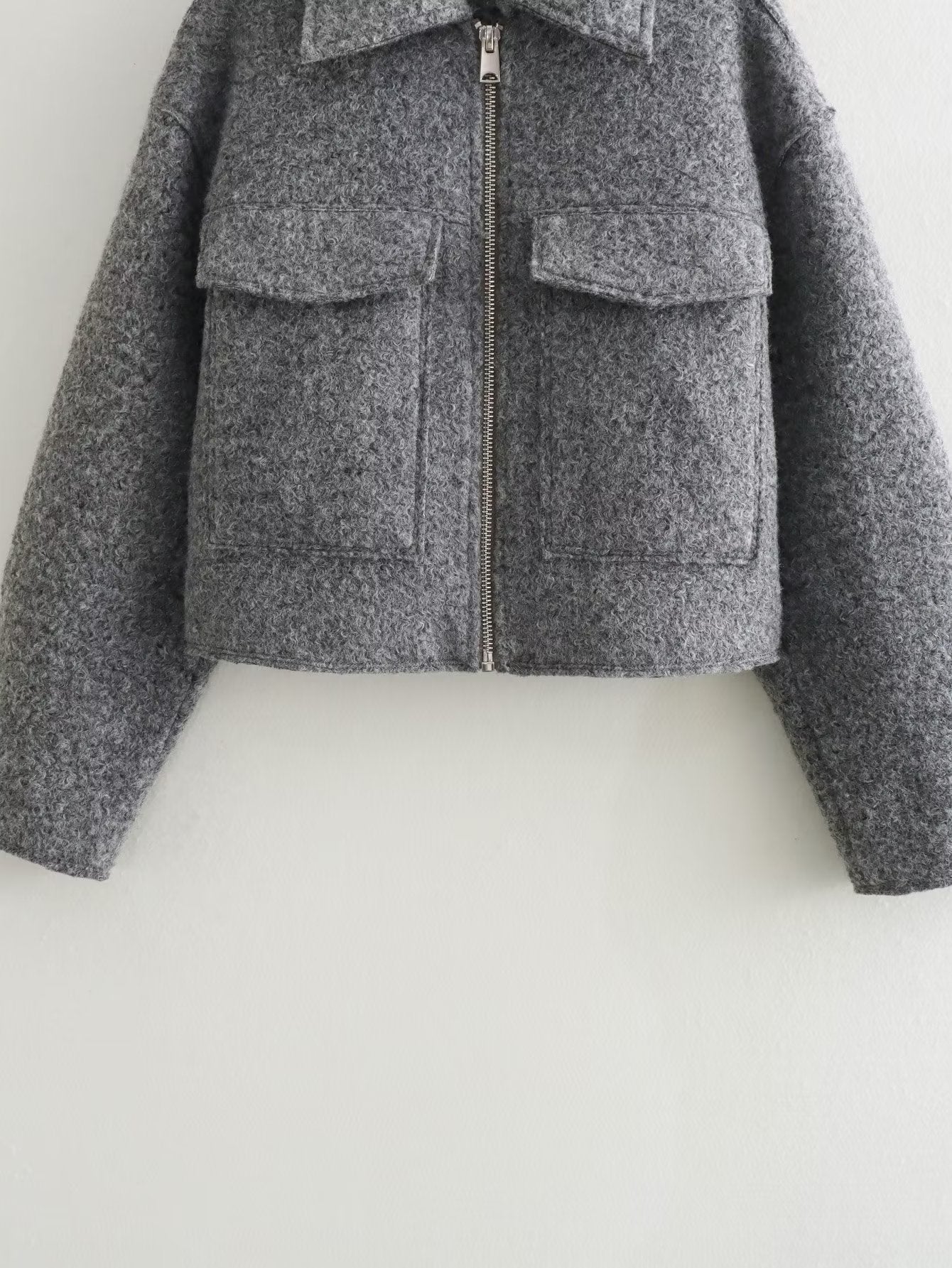 Veste Courte "Polo Chic" : Laine et Perles pour l'Automne-Hiver - Paris Aura