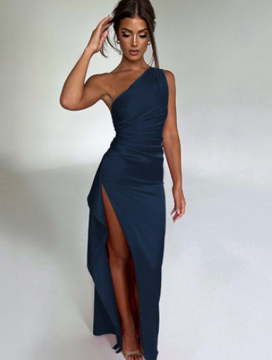 Ariane – Robe Satinée Fendue à Épaule Dénudée - Paris Aura