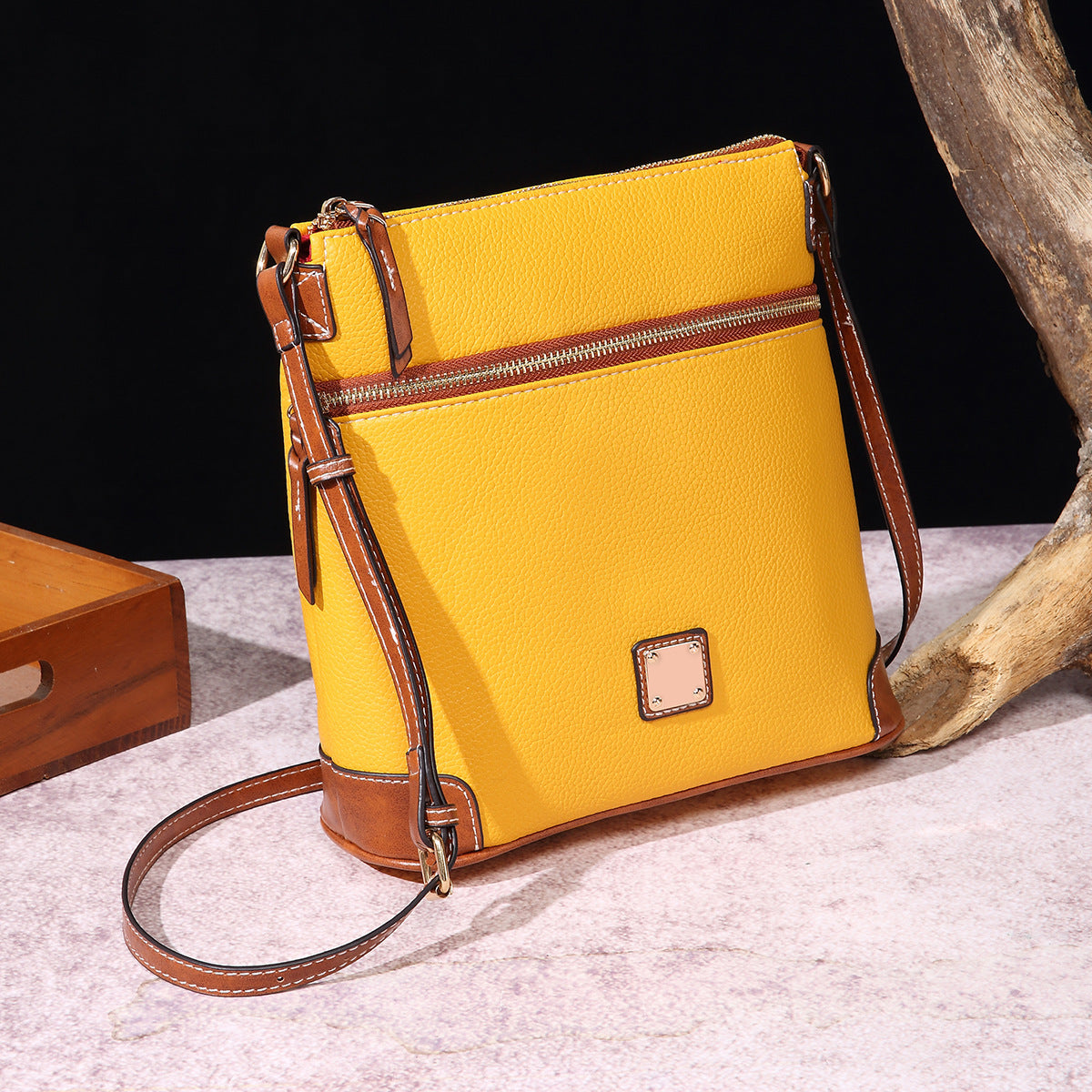 Clémence – Sac Bandoulière Effet Cuir Grainé Vintage - Paris Aura