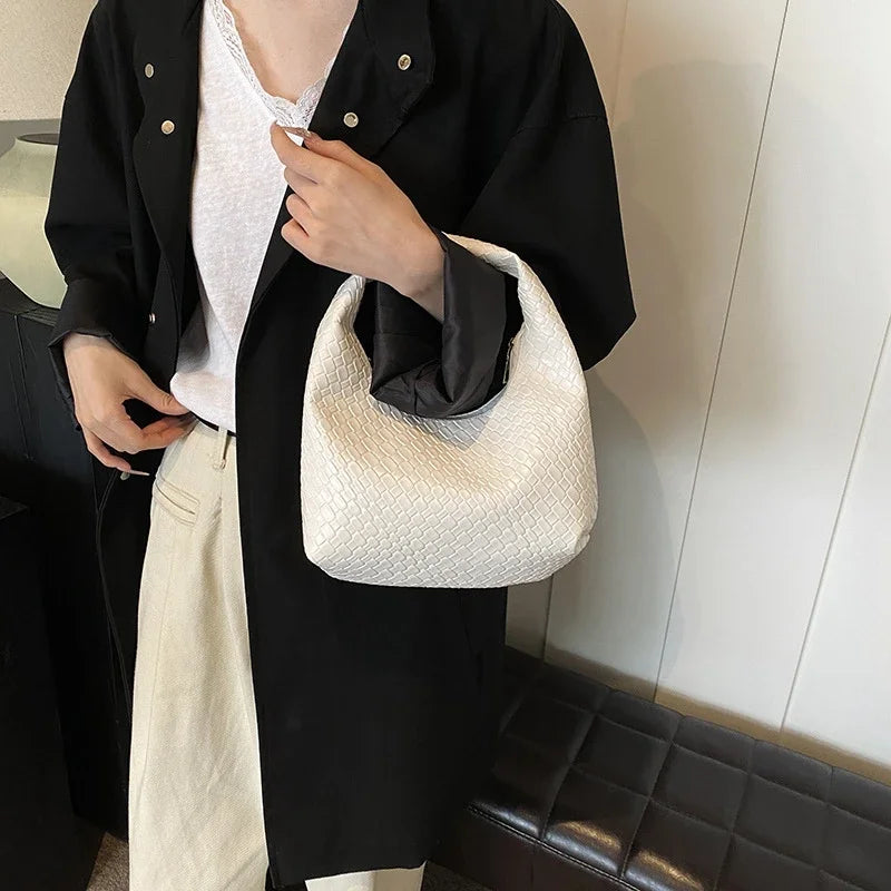 Sac Hobo Tressé – Élégance Décontractée - Paris Aura