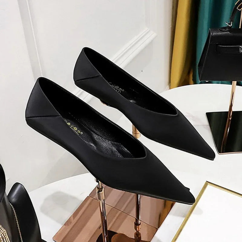 Élise – Ballerines Satinées à Bout Pointu - Paris Aura