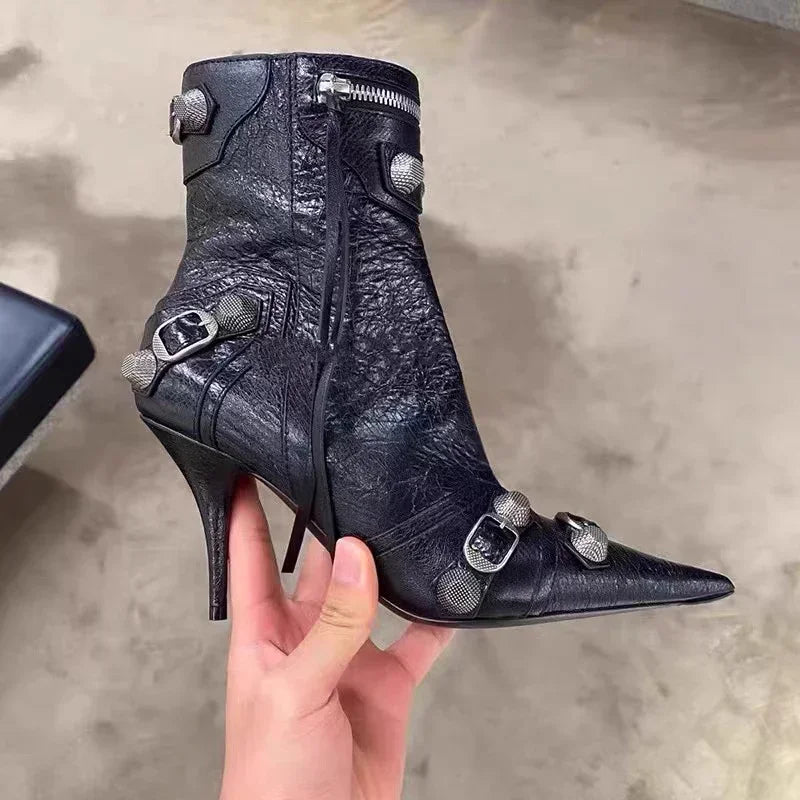 Cléa – Bottines Pointues à Talon Fin Style Goth Chic - Paris Aura