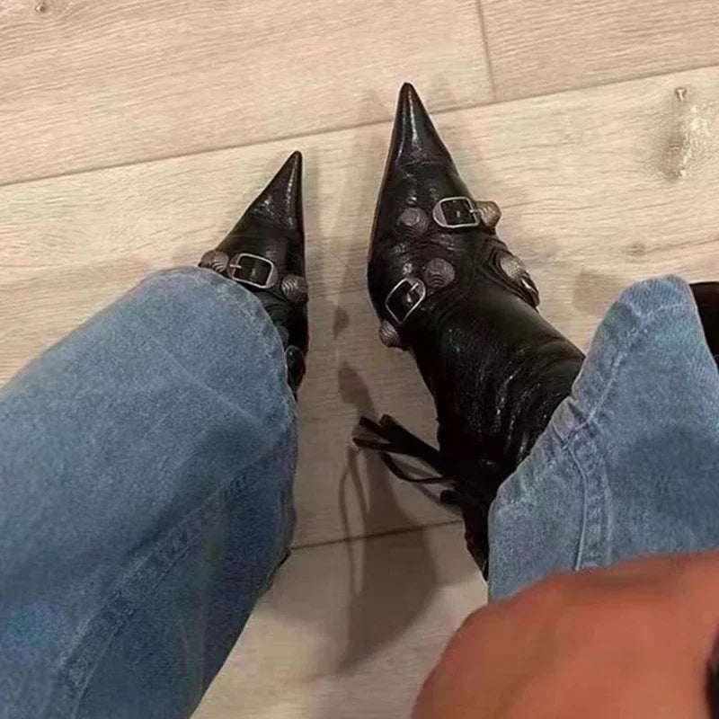 Cléa – Bottines Pointues à Talon Fin Style Goth Chic - Paris Aura