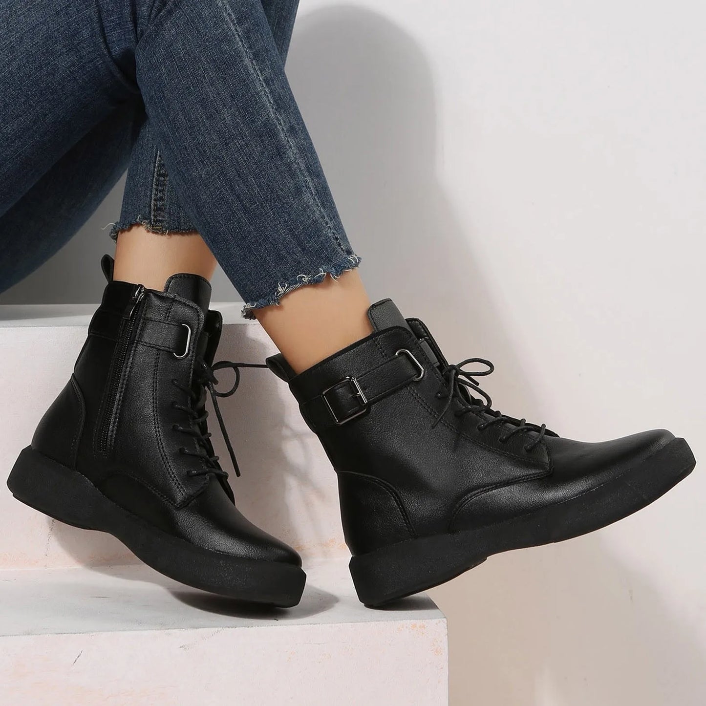 Clémence – Bottines Pointues en Toile avec Ceinture Rétro - Paris Aura
