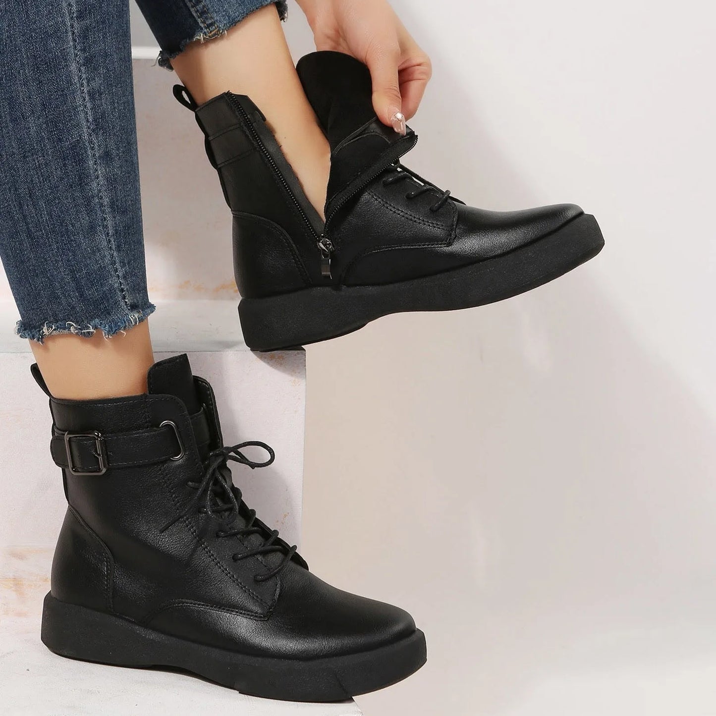 Clémence – Bottines Pointues en Toile avec Ceinture Rétro - Paris Aura