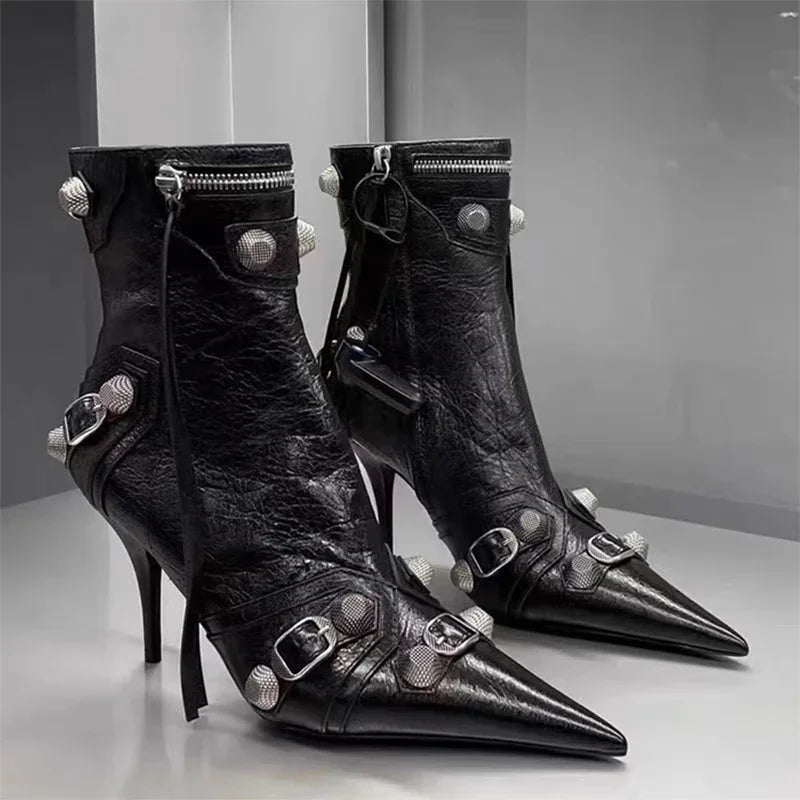 Cléa – Bottines Pointues à Talon Fin Style Goth Chic - Paris Aura