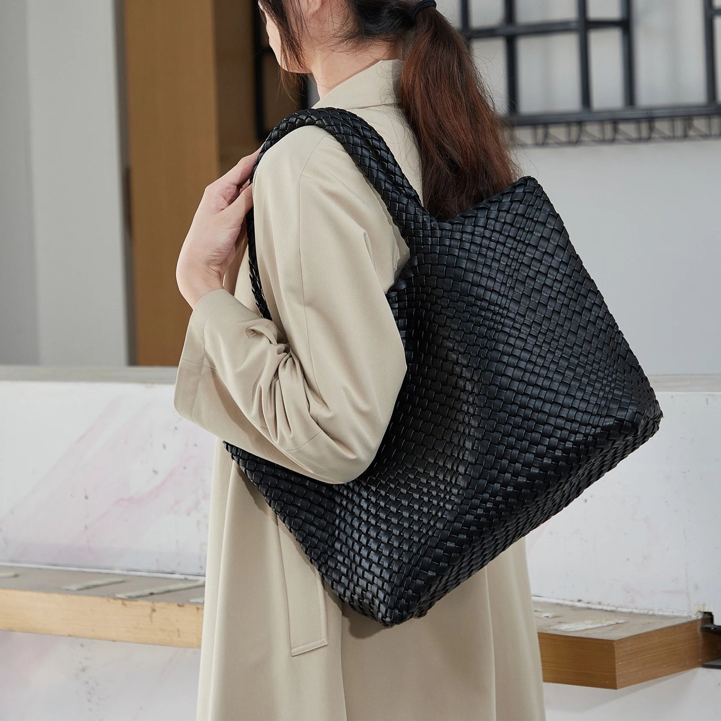 Woven Leather Tote Bag – Sac Tressé Femme en Cuir PU - Paris Aura
