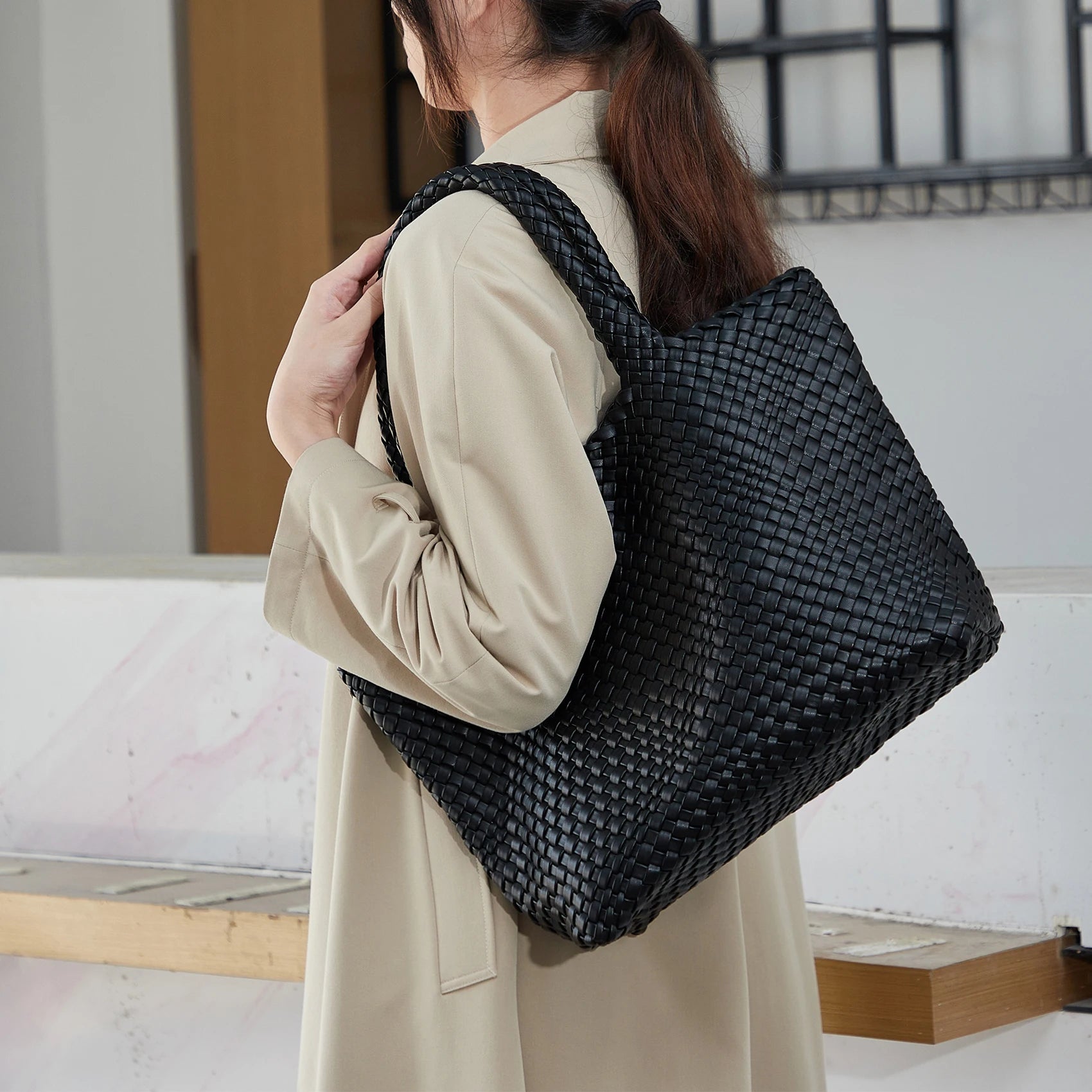 Woven Leather Tote Bag – Sac Tressé Femme en Cuir PU - Paris Aura